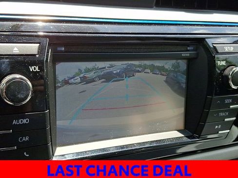Used 2015 Toyota Corolla LE FWD image 19