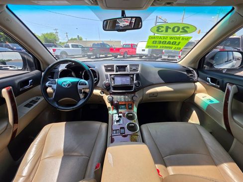Used 2013 Toyota Highlander Limited AWD/4WD image 2
