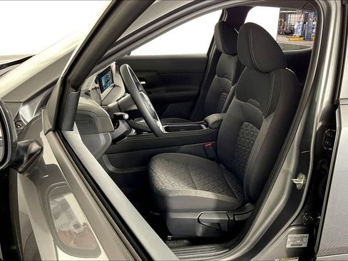 New 2025 Nissan Kicks SV image 14