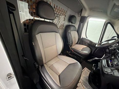 Used 2024 RAM ProMaster 2500 FWD image 24