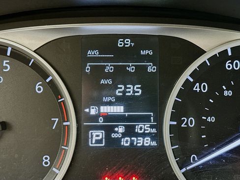 Used 2024 Nissan Versa S w/ Trunk Package image 18