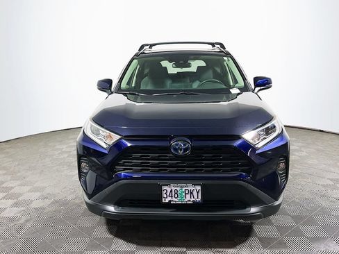 Used 2020 Toyota RAV4 XLE w/ Convenience Package AWD/4WD image 2