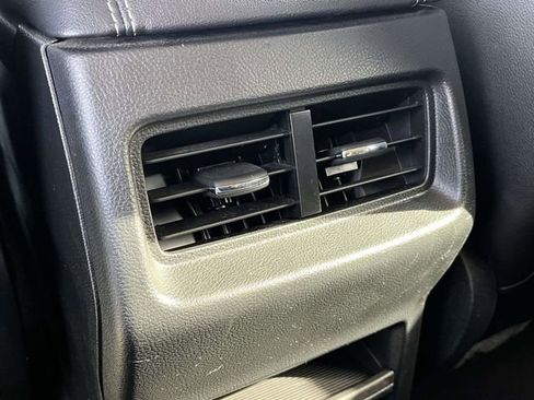 Used 2022 Ford Edge Titanium image 19