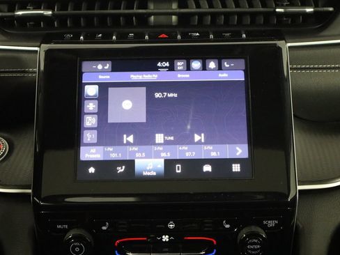 Used 2023 Jeep Grand Cherokee Laredo w/ Luxury Tech Group I AWD/4WD image 28