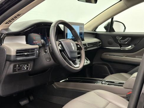 Certified 2025 Lincoln Corsair AWD w/ Equipment Group 101A image 16