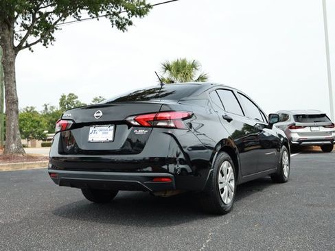 Used 2022 Nissan Versa S FWD image 4