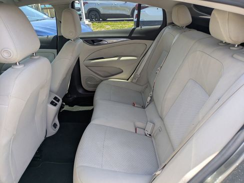 Used 2018 Buick Regal Preferred w/ Sights and Sounds Package FWD image 10