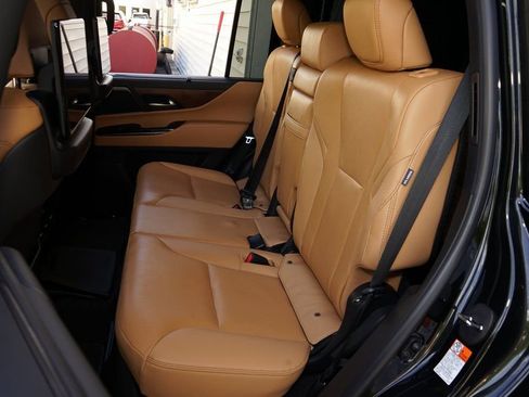 Used 2026 Lexus LX 600 4WD w/ Accessory Package (2T) image 24