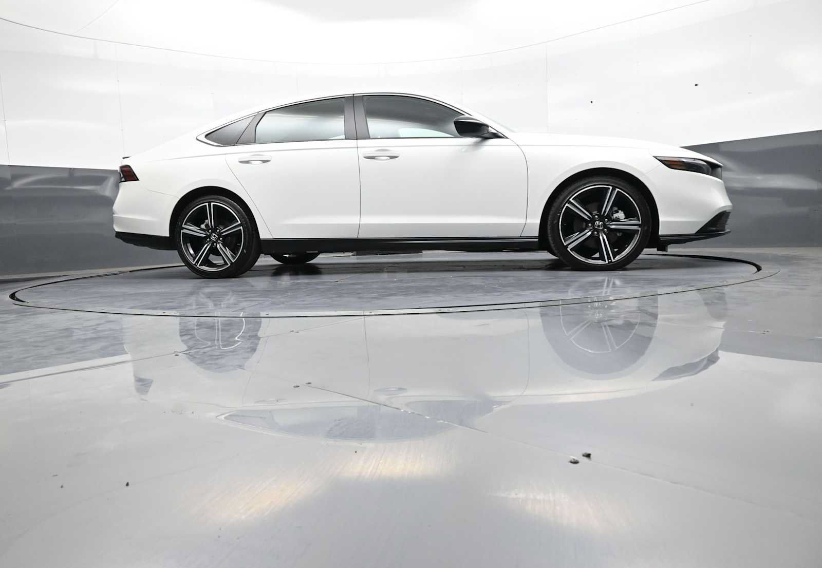 Used 2025 Honda Accord Sport image 26