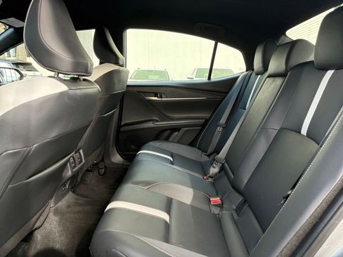 Used 2025 Toyota Camry SE image 25