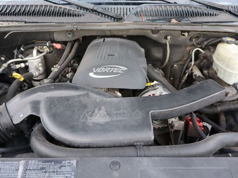 Used 2005 Chevrolet Avalanche Z71 w/ Sun And Sound Package AWD/4WD image 39