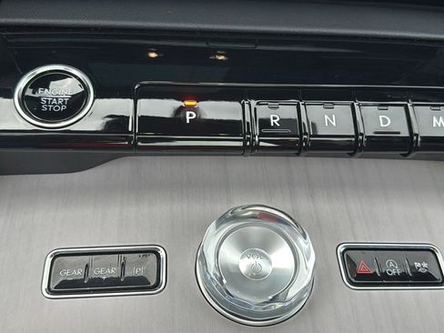 Used 2025 Lincoln Navigator Reserve w/ Jet Appearance Package AWD/4WD image 19