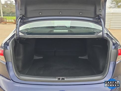 Used 2024 Toyota Corolla LE image 12
