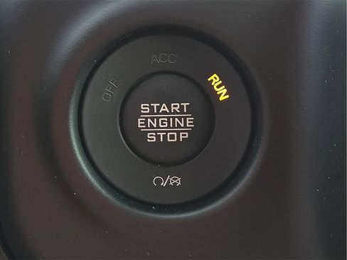 Used 2021 Jeep Gladiator Sport image 16