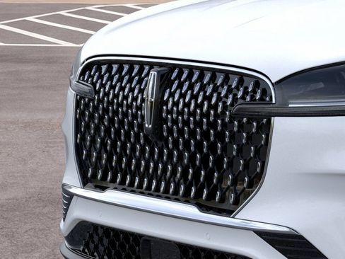New 2026 Lincoln Aviator 2WD image 17