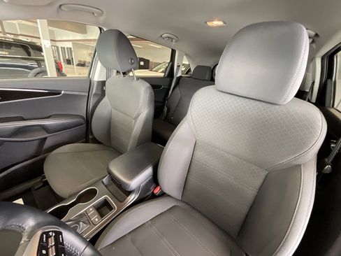 Used 2020 Kia Sorento S image 10