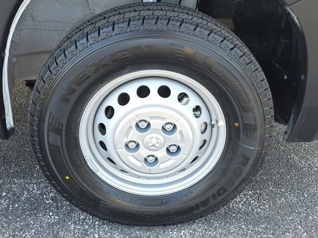 Used 2025 RAM ProMaster 2500 w/ Safety Group FWD image 10