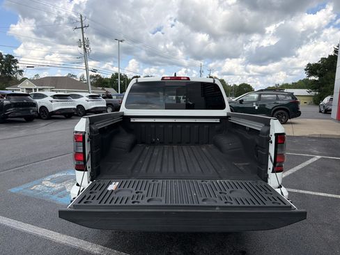 Certified 2023 Nissan Frontier SV w/ SV Convenience Package AWD/4WD image 8