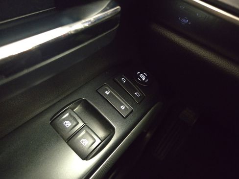 Used 2014 Chevrolet Silverado 1500 LT w/ LT Convenience Package AWD/4WD image 26