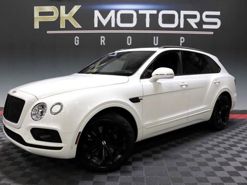 Used 2017 Bentley Bentayga image 1