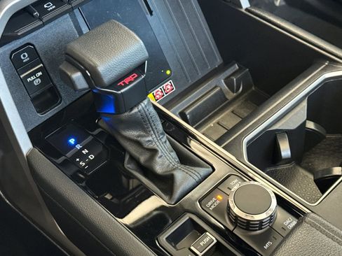 Used 2025 Toyota Tundra Limited image 19