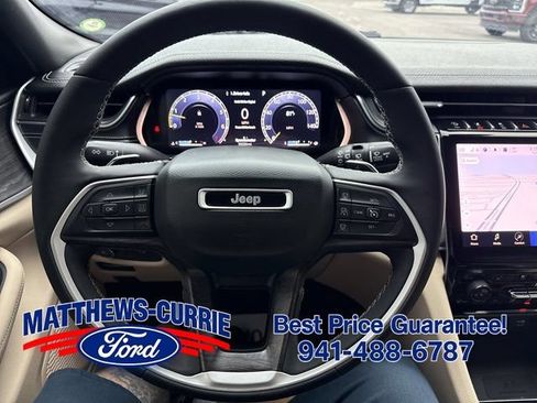 Used 2023 Jeep Grand Cherokee L Limited w/ Luxury Tech Group II AWD/4WD image 20