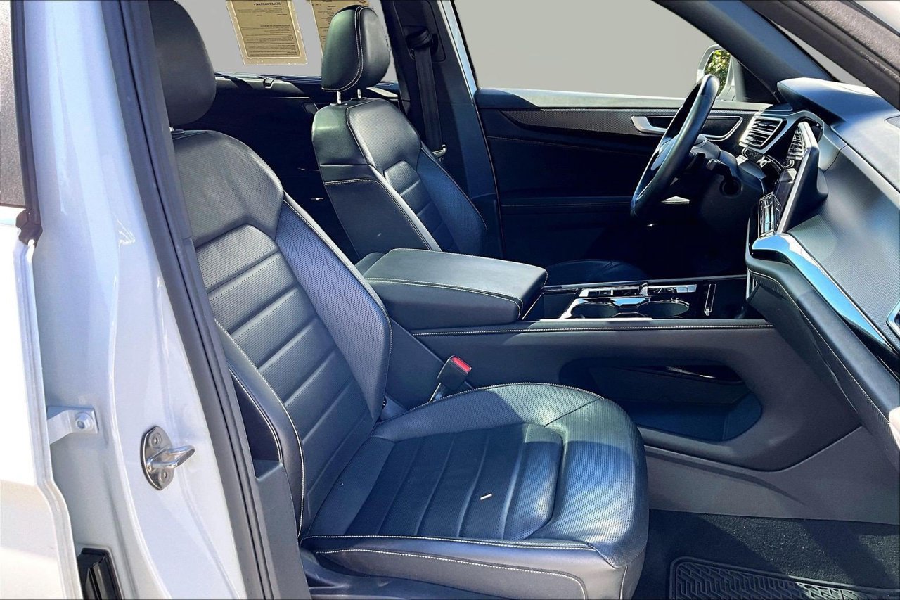 Used 2024 Volkswagen Atlas Cross Sport SEL R-Line AWD/4WD image 23