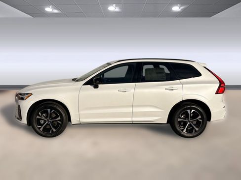 Used 2026 Volvo XC60 B5 Core w/ Climate Package AWD/4WD image 2