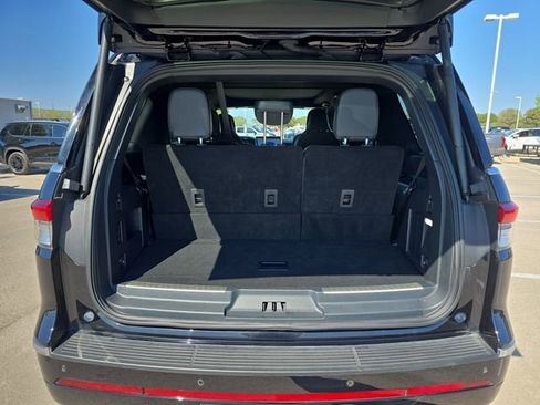 Used 2024 Lincoln Navigator Reserve image 13