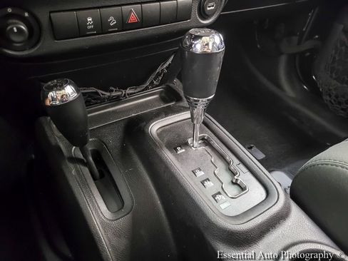 Used 2012 Jeep Wrangler Unlimited Sport AWD/4WD image 18