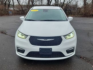 Used 2022 Chrysler Pacifica Touring-L video 2