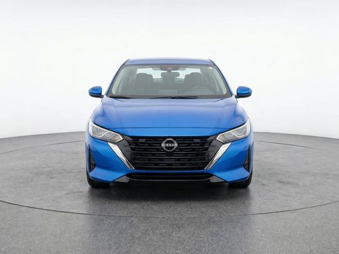 Used 2025 Nissan Sentra SV image 2