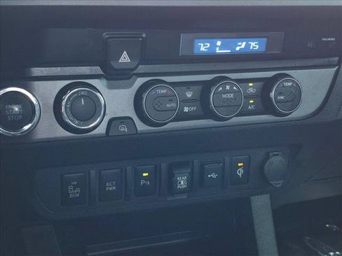 Used 2022 Toyota Tacoma TRD Sport w/ Technology Package AWD/4WD image 13