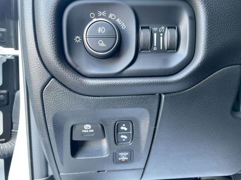 Used 2024 RAM 1500 Laramie image 13