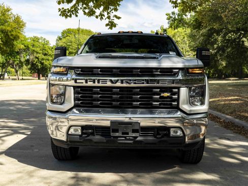 Used 2020 Chevrolet Silverado 2500 LT w/ Texas Edition RWD image 3