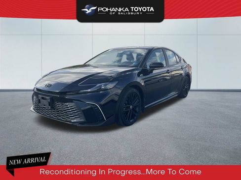 Used 2025 Toyota Camry SE w/ Multimedia Upgrade Package FWD image 1