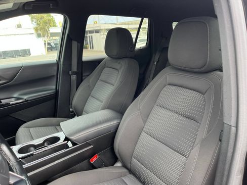 Used 2025 Chevrolet Equinox LT AWD/4WD image 37