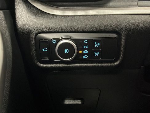 Used 2023 Ford Explorer XLT w/ Equipment Group 202A AWD/4WD image 33