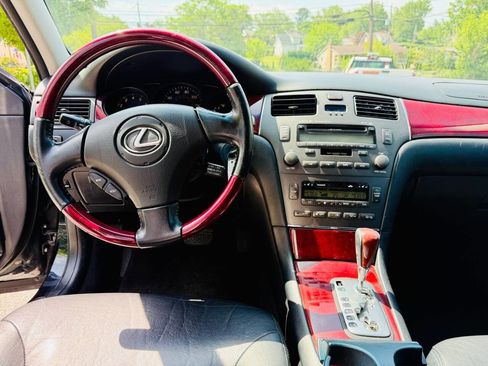 Used 2003 Lexus ES 330 FWD image 12