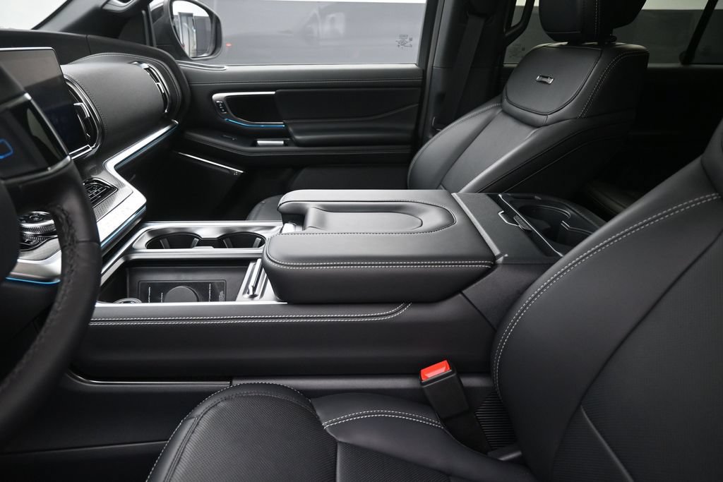 Used 2027 Ford Expedition Max Platinum w/ Stealth Performance Package AWD/4WD image 21