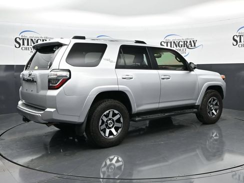 Used 2018 Toyota 4Runner TRD Off-Road Premium AWD/4WD image 7