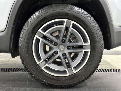Used 2025 Rivian R1T Adventure AWD/4WD image 10
