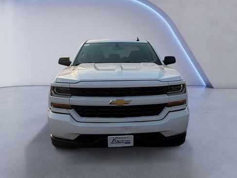 Used 2018 Chevrolet Silverado 1500 Custom w/ Custom Value Package AWD/4WD image 8