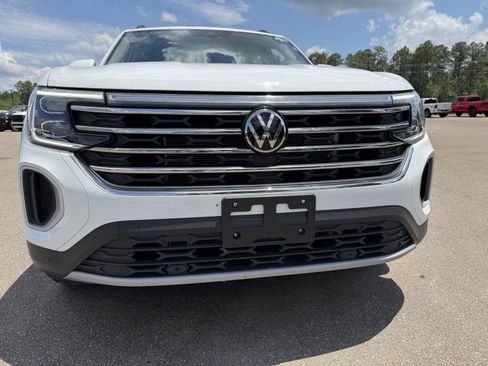 Used 2025 Volkswagen Atlas SE AWD/4WD image 24