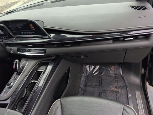 Used 2022 Cadillac Escalade ESV Sport w/ Touring Package image 21