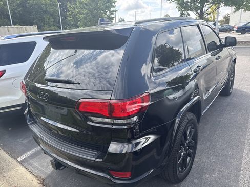 Used 2021 Jeep Grand Cherokee Laredo X RWD image 7