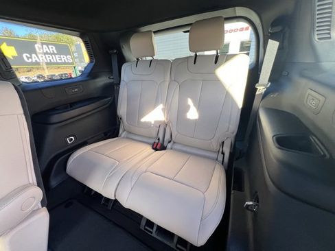 New 2025 Jeep Grand Cherokee L Limited image 25