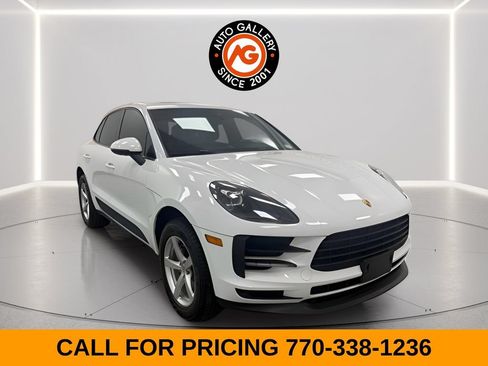 Used 2020 Porsche Macan AWD/4WD image 1