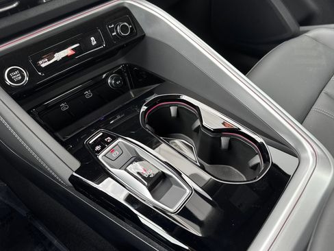 New 2025 Audi Q5 Premium image 18