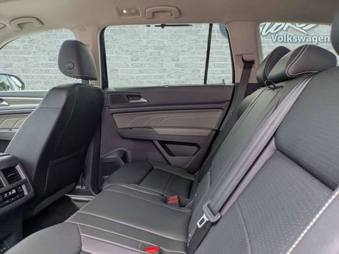 Certified 2023 Volkswagen Atlas SEL AWD/4WD image 15